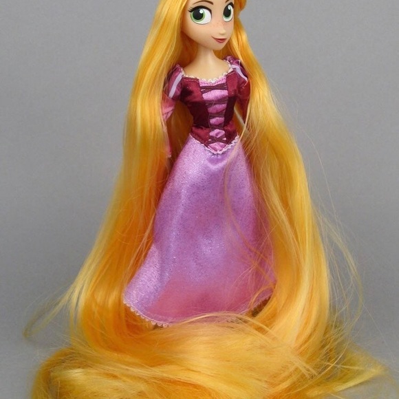 Rapunzel tangled 16 point articulation doll - Picture 9 of 10
